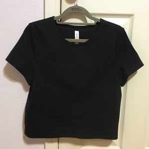 Lululemon Black Shaped Short Sleeve Cropped Top